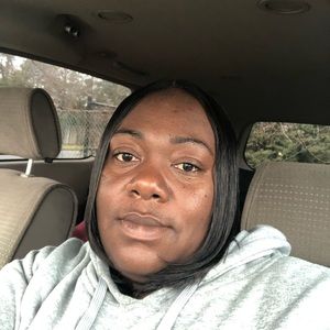 Meet your Posher, Dominique